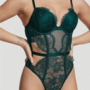 Victoria's Secret Green very sexy bombshell Lace Lingerie NWT
